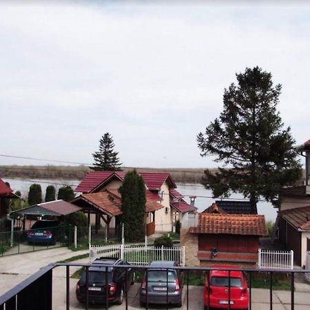 Prenociste Dunav Novi Banovci Экстерьер фото